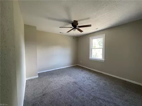 Bedroom - 722 Rolfe St, Hampton, VA 23661 photo 1 of 9