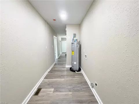 Entry Way - 722 Rolfe St, Hampton, VA 23661 photo 3 of 3