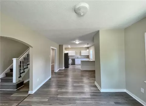 Entry Way - 722 Rolfe St, Hampton, VA 23661 photo 2 of 3