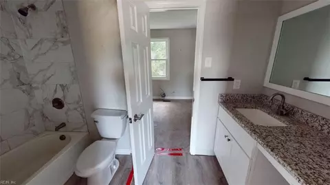 Entry Way - 3208 Clover Rd E, Chesapeake, VA 23321 photo 4 of 9