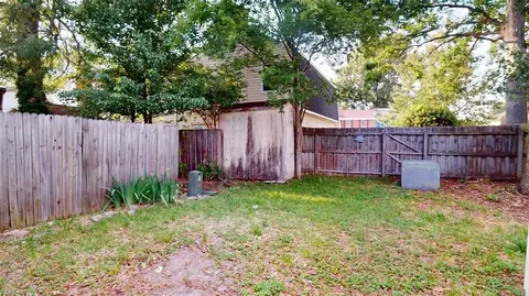 Exterior - 3208 Clover Rd E, Chesapeake, VA 23321 photo 2 of 5
