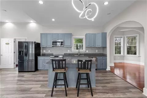 Kitchen - 421 E Pembroke Ave, Hampton, VA 23669 photo 3 of 5