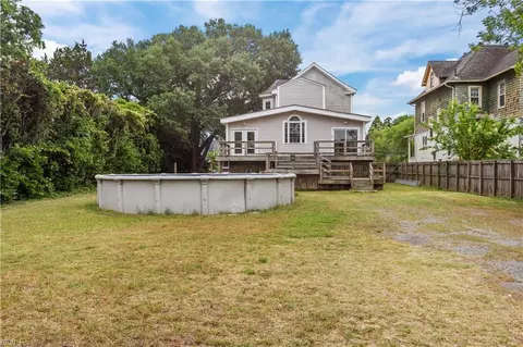 Exterior - 421 E Pembroke Ave, Hampton, VA 23669 photo 4 of 8