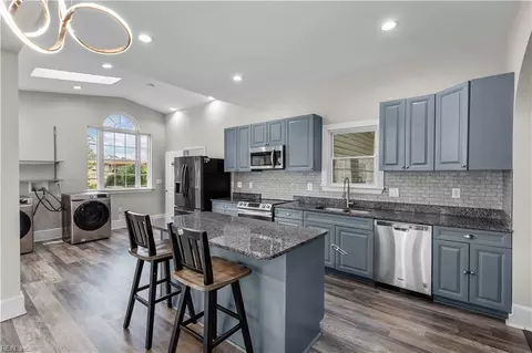 Kitchen - 421 E Pembroke Ave, Hampton, VA 23669 photo 2 of 5