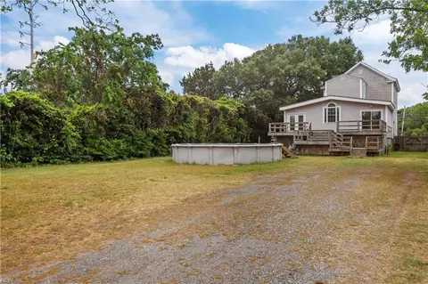 Exterior - 421 E Pembroke Ave, Hampton, VA 23669 photo 3 of 8
