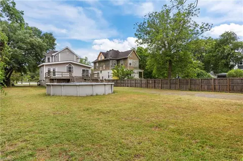Exterior - 421 E Pembroke Ave, Hampton, VA 23669 photo 5 of 8