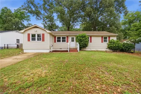 218 Collins Dr, Newport News, VA 23601