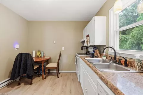 Kitchen - 25 Rendon Dr, Hampton, VA 23666 photo 2 of 2