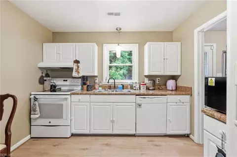 Kitchen - 25 Rendon Dr, Hampton, VA 23666 photo 1 of 2