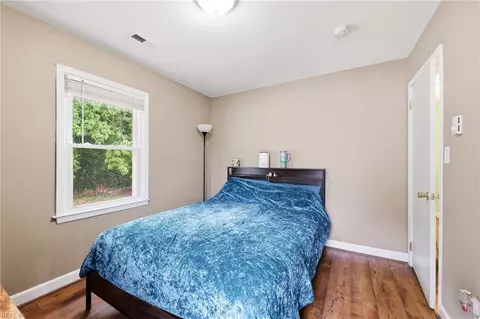 Bedroom - 25 Rendon Dr, Hampton, VA 23666 photo 1 of 2