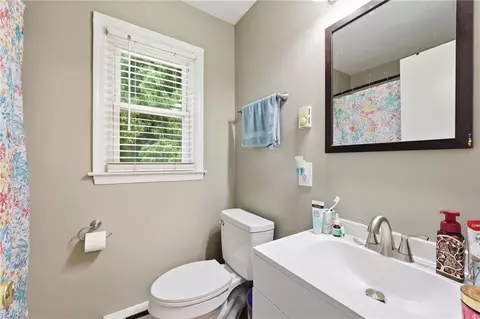 Bath - 25 Rendon Dr, Hampton, VA 23666 photo 1 of 1