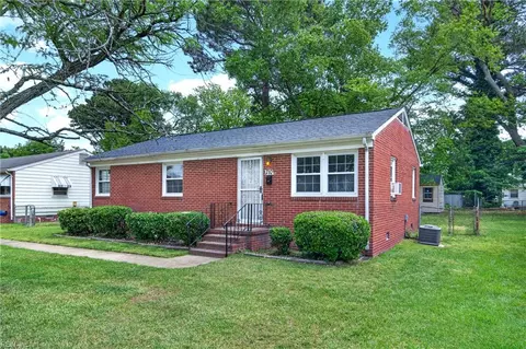 710 S Fallon Ct, Hampton, VA 23661