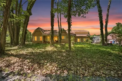 645 Ravenwoods Dr, Chesapeake, VA 23322