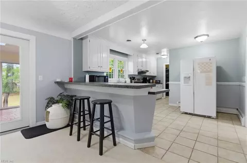 Kitchen - 413 Shoreline Dr, Hampton, VA 23669 photo 1 of 2