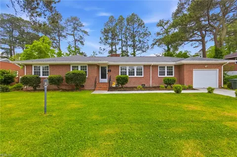 Exterior - 413 Shoreline Dr, Hampton, VA 23669 photo 2 of 8