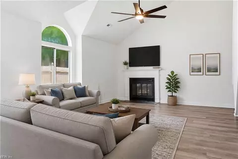 2044 Chicory St, Virginia Beach, VA 23453