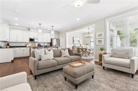 1433 Waltham Ln, Newport News, VA 23608