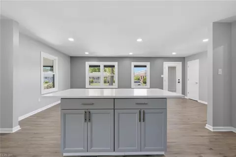 Entry Way - 3 Beechwood Rd, Hampton, VA 23666 photo 4 of 9