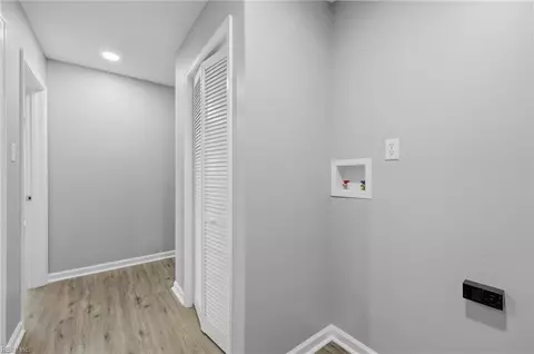 Entry Way - 3 Beechwood Rd, Hampton, VA 23666 photo 9 of 9