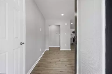 Entry Way - 3 Beechwood Rd, Hampton, VA 23666 photo 1 of 9