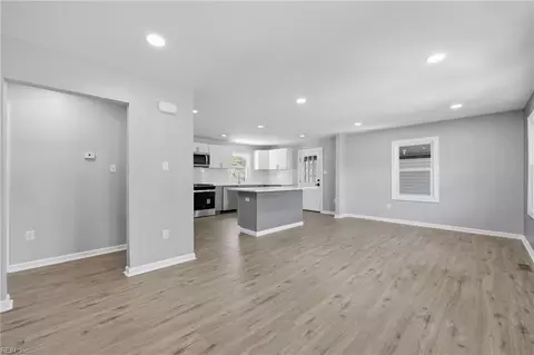 Living - 3 Beechwood Rd, Hampton, VA 23666 photo 2 of 2