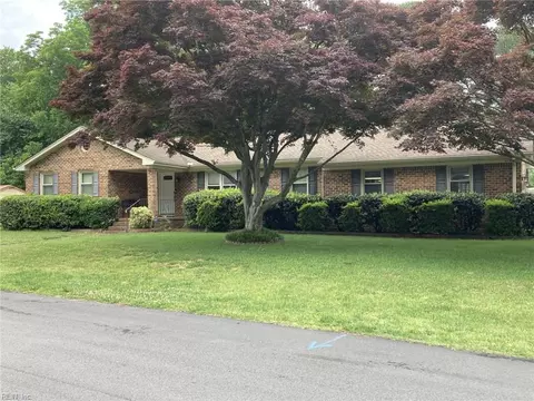424 Rebel Rd, Chesapeake, VA 23322