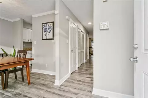 1058 Palmerton Dr, Newport News, VA 23602