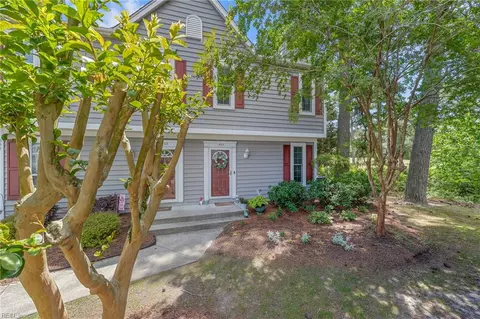 557 Englehard Dr, Virginia Beach, VA 23462