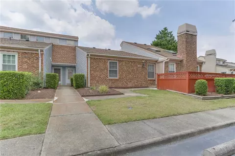 1433 Lake Geneve Dr, Virginia Beach, VA 23464