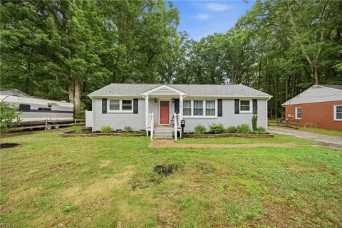 113 Shoe Ln, Newport News, VA 23606