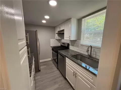 Kitchen - 6522 Pasteur Ct, Norfolk, VA 23513 photo 2 of 2