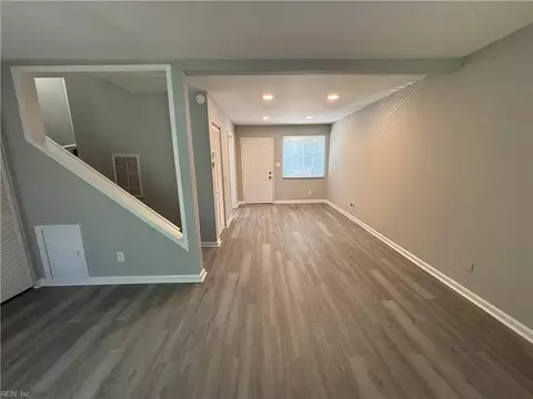 Living - 6522 Pasteur Ct, Norfolk, VA 23513 photo 1 of 2