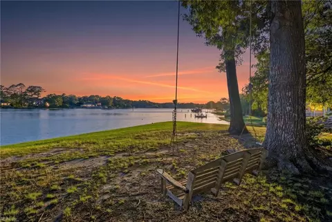 114 Pinewood Rd, Virginia Beach, VA 23451