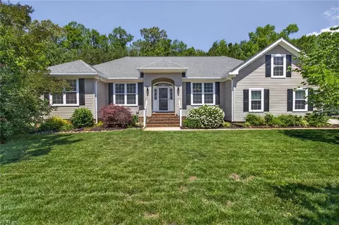 3816 River Oak Cir, Virginia Beach, VA 23456