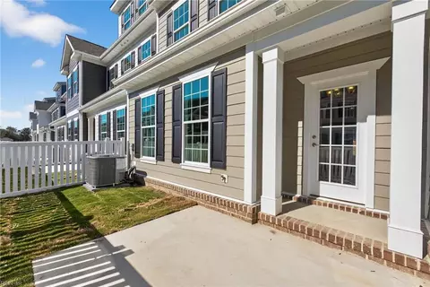 Exterior - 4902 Apricot Way, Chesapeake, VA 23321 photo 2 of 3