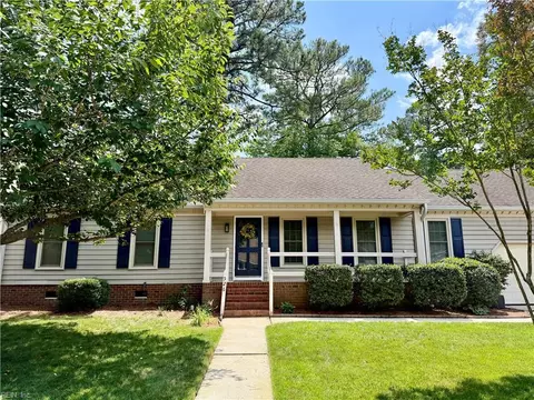 526 Wittington Dr, Chesapeake, VA 23322