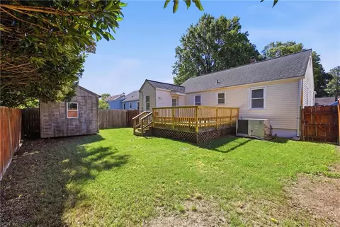 Exterior - 318 Evans St, Norfolk, VA 23503 photo 2 of 10