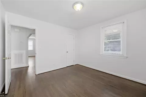 Bedroom - 318 Evans St, Norfolk, VA 23503 photo 3 of 5