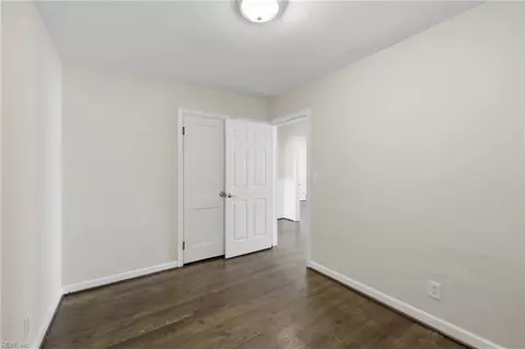 Bedroom - 318 Evans St, Norfolk, VA 23503 photo 1 of 5