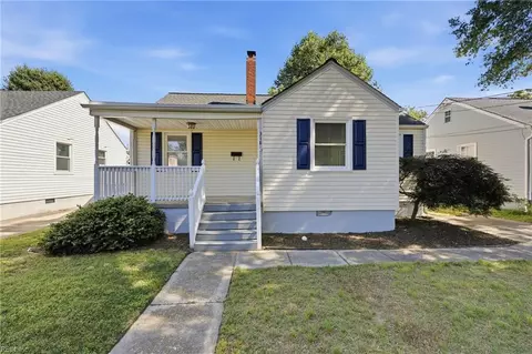 Exterior - 318 Evans St, Norfolk, VA 23503 photo 3 of 10