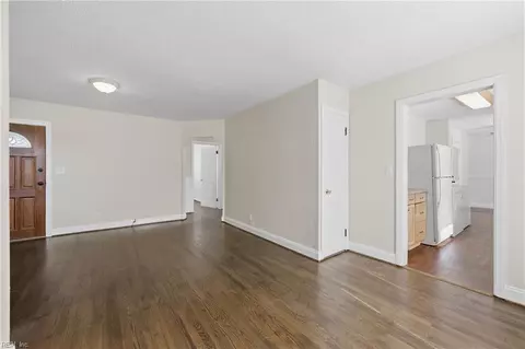 Living - 318 Evans St, Norfolk, VA 23503 photo 1 of 3