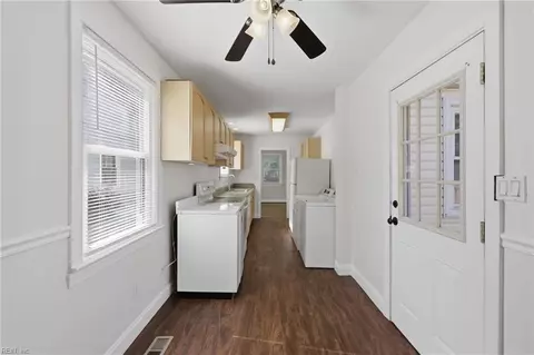 Entry Way - 318 Evans St, Norfolk, VA 23503 photo 3 of 5