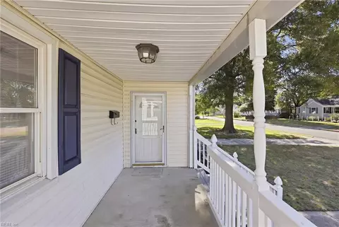 Exterior - 318 Evans St, Norfolk, VA 23503 photo 6 of 10