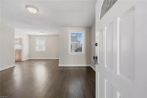 Entry Way - 318 Evans St, Norfolk, VA 23503 photo 1 of 5