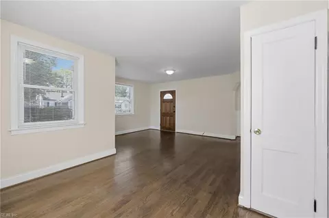 Living - 318 Evans St, Norfolk, VA 23503 photo 3 of 3