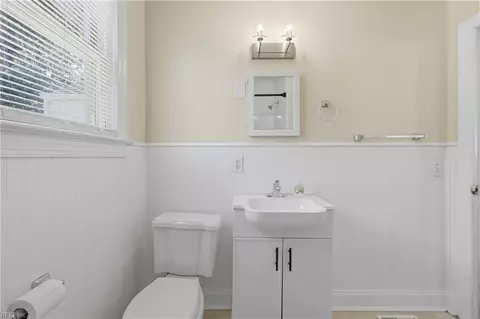 Bath - 318 Evans St, Norfolk, VA 23503 photo 1 of 2