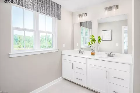 Bath - 213 Tinker St, Chesapeake, VA 23322 photo 1 of 3