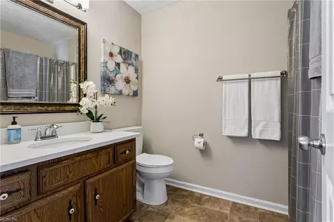 Bath - 74 Westview Dr, Hampton, VA 23666 photo 5 of 7