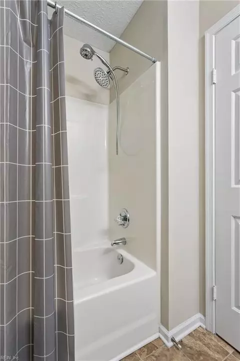 Bath - 74 Westview Dr, Hampton, VA 23666 photo 7 of 7