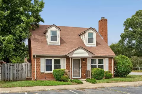 Exterior - 74 Westview Dr, Hampton, VA 23666 photo 8 of 9